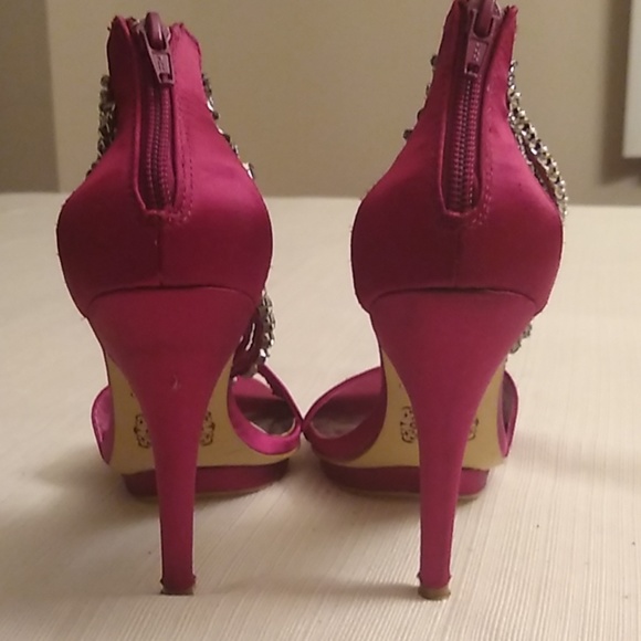 Gorgeous Zigi Soho satin bejeweled heels - Picture 3 of 7